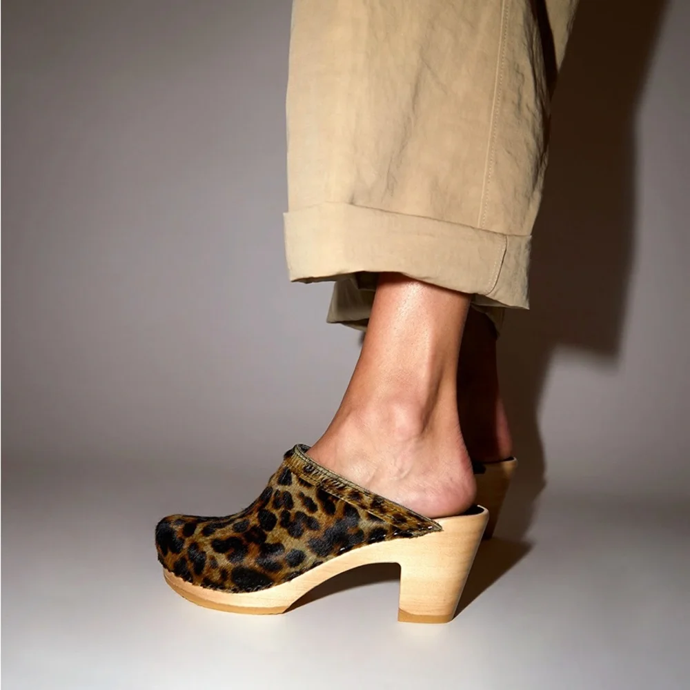 No. 6 Store New School deep lake Clog clogs mules wooden Leopard Pony calf hair - Picture 1 of 9